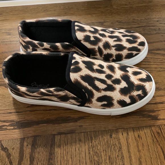 qupid leopard slip on sneakers